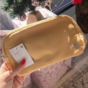 lululemon Everywhere Belt Bag